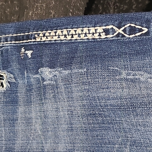 ROCK REVIVAL BECKY EASY-FIT CAPRI DENIM JEAN - Picture 9 of 16